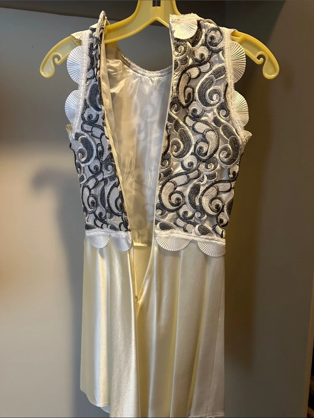N/A elegant white